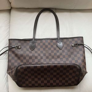 Louis Vuitton never full purse